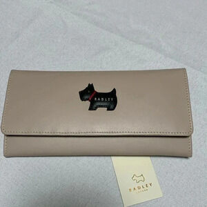 RADLEY LONDON Women’s Wallet, NWT. Comes with/a dust cover.